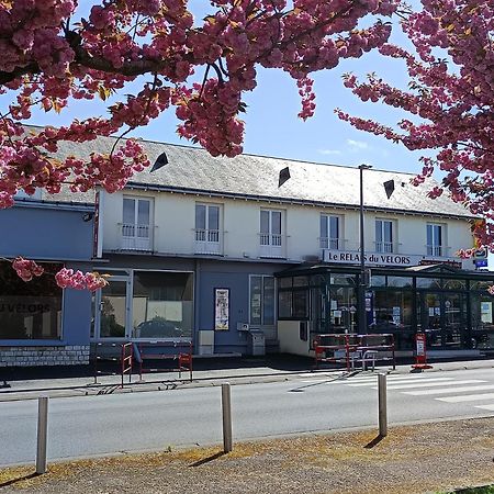 Hotel Le Relais Du Velors Beaumont-en-Véron Esterno foto