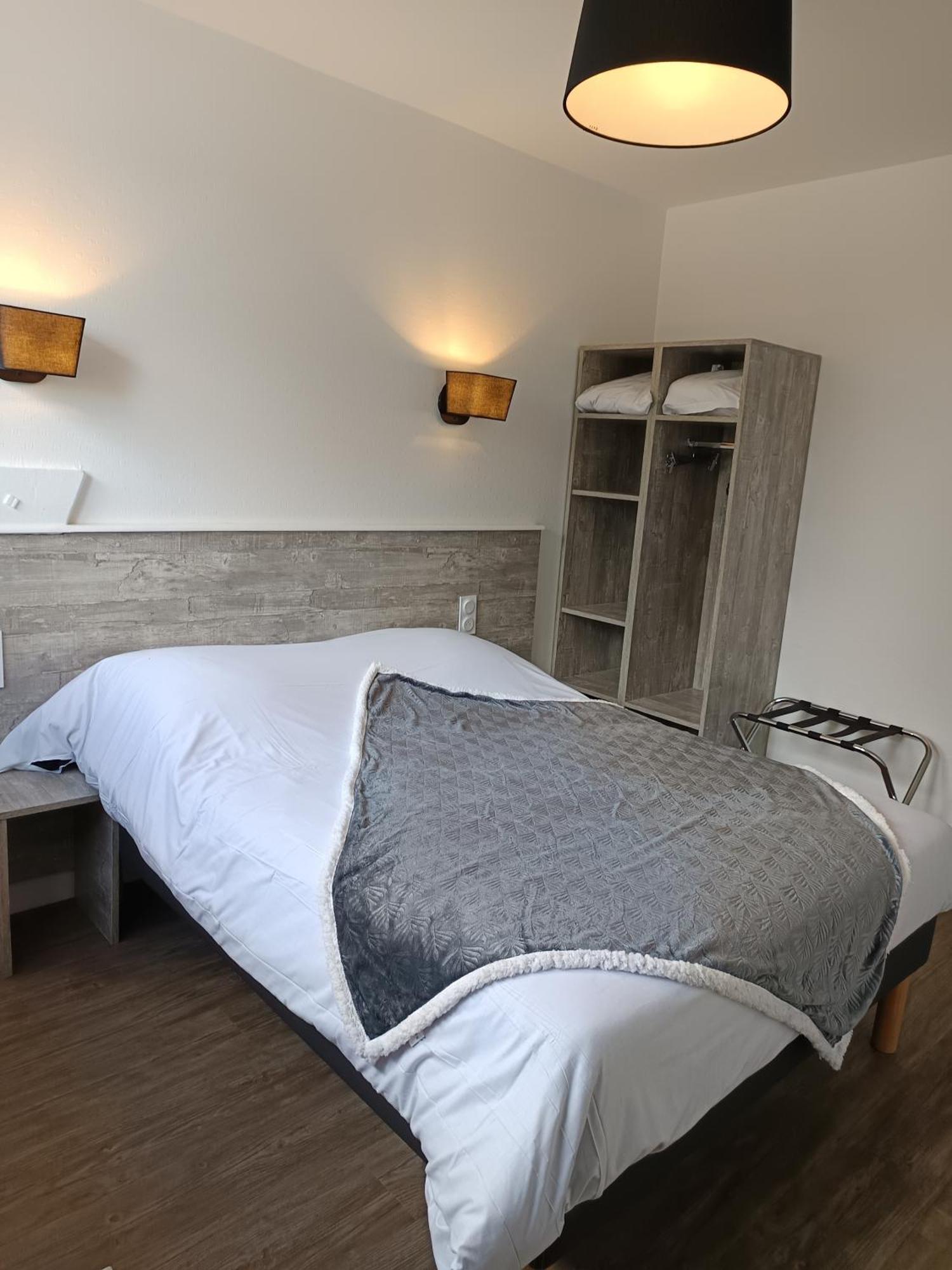 Hotel Le Relais Du Velors Beaumont-en-Véron Esterno foto